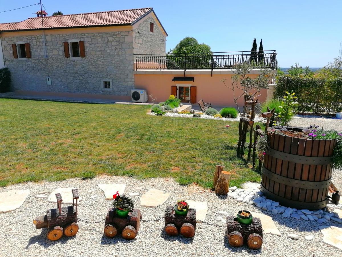 Villa Alma Kaštelir Екстериор снимка