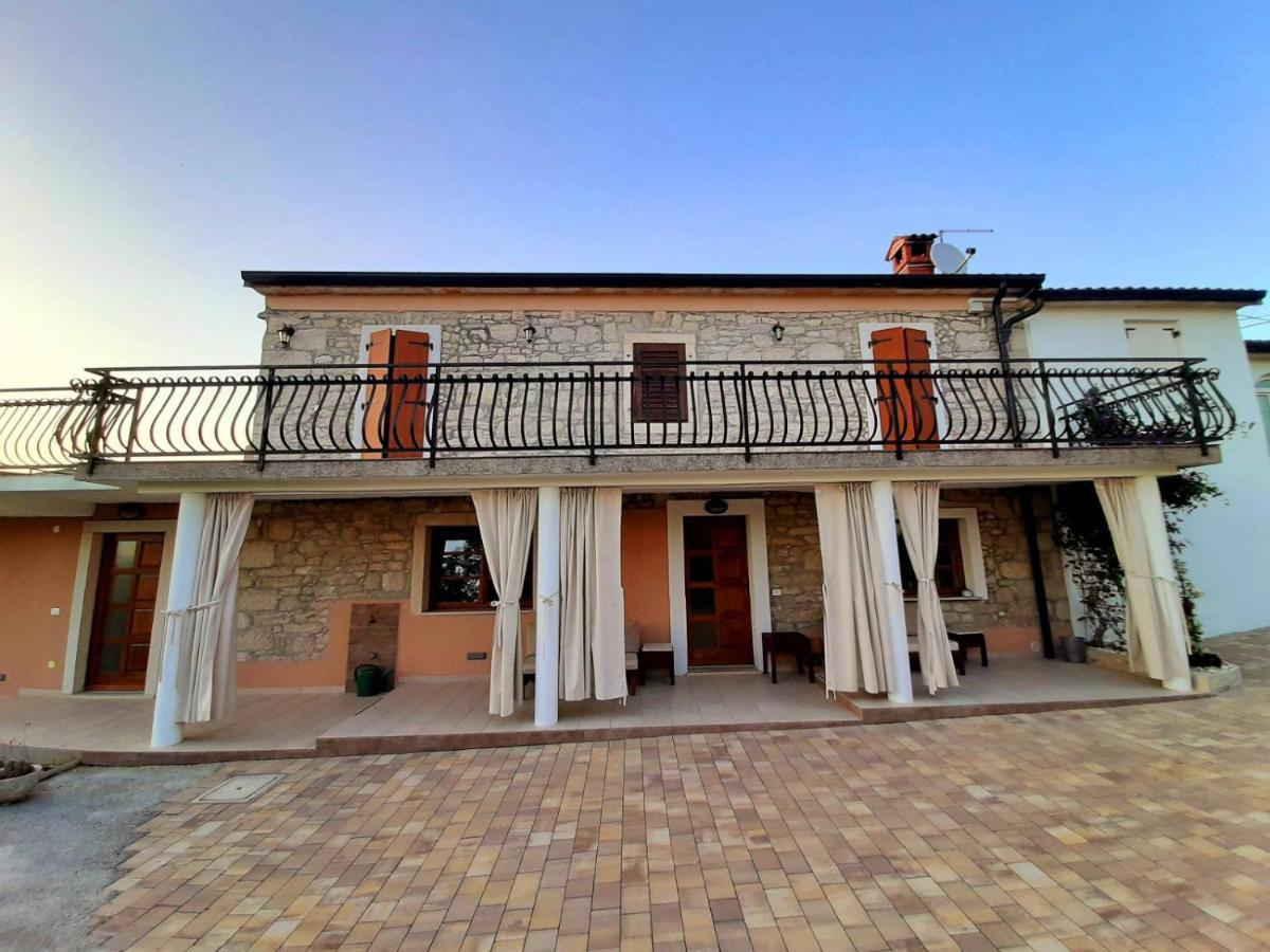 Villa Alma Kaštelir Екстериор снимка