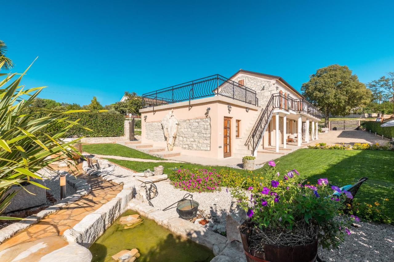 Villa Alma Kaštelir Екстериор снимка