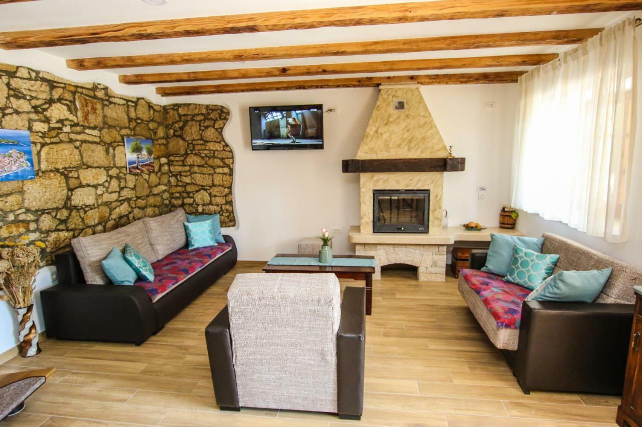 Villa Alma Kaštelir Екстериор снимка