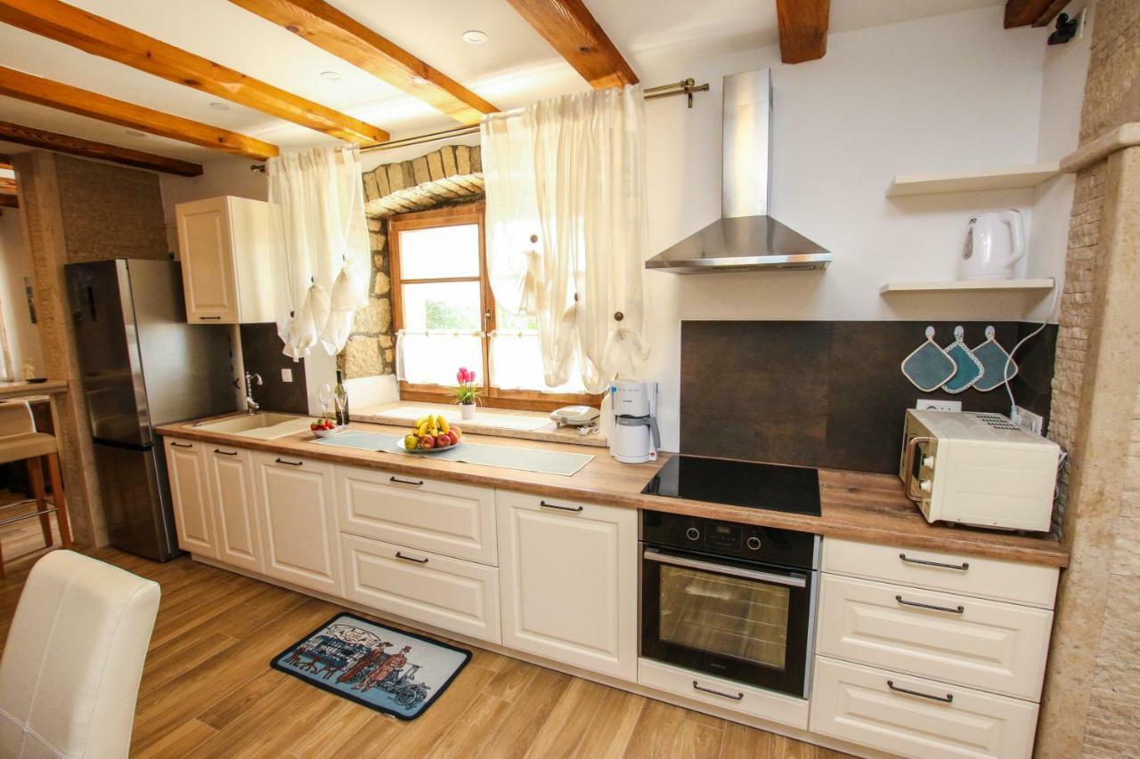 Villa Alma Kaštelir Екстериор снимка