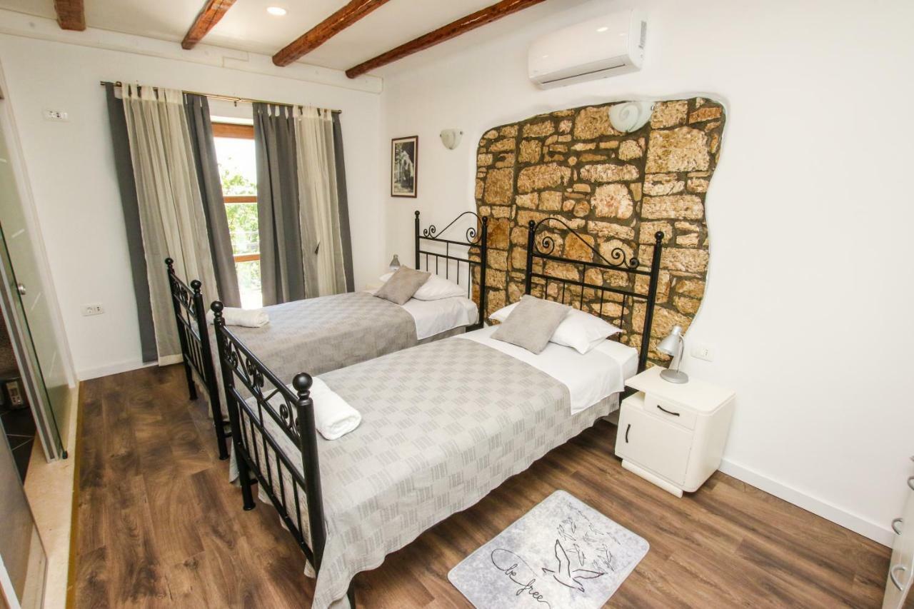 Villa Alma Kaštelir Екстериор снимка