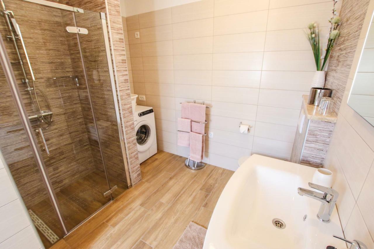 Villa Alma Kaštelir Екстериор снимка